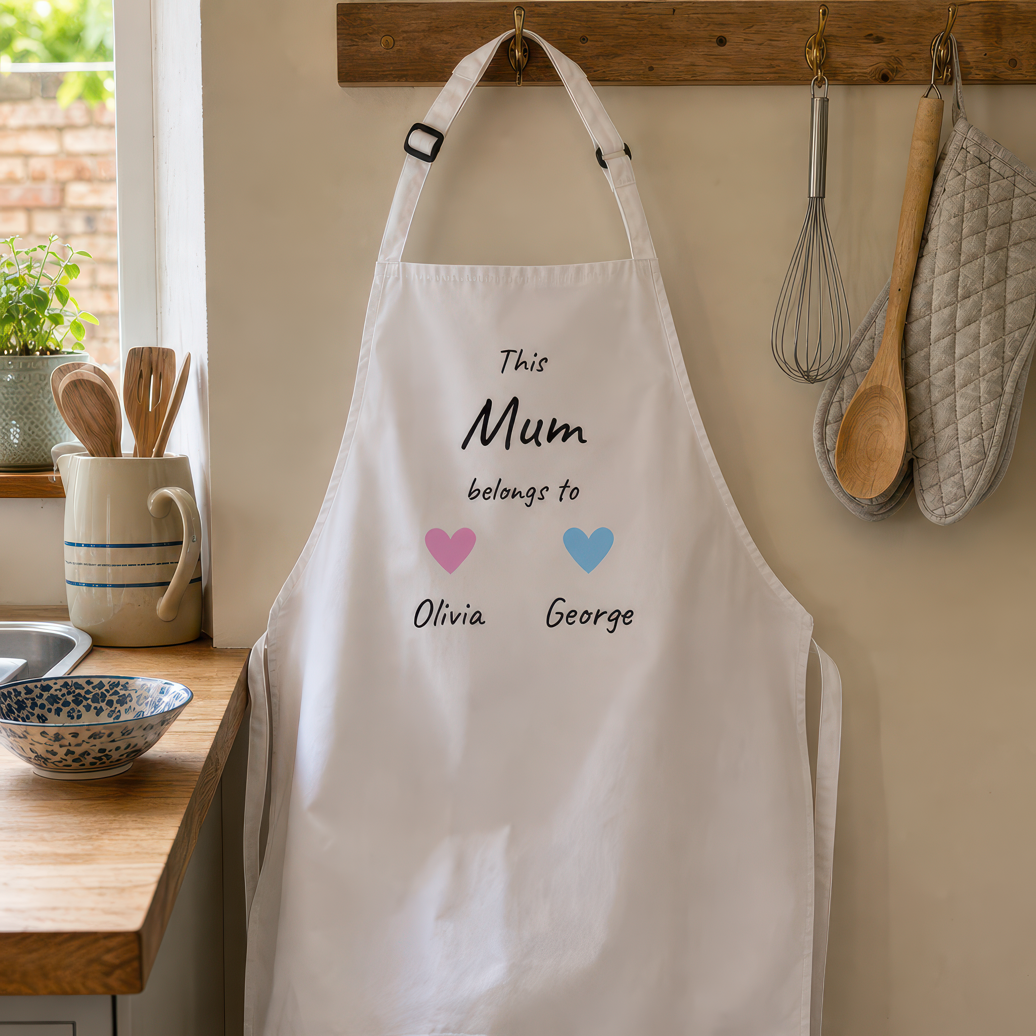 Personalised Mum Hearts Design Apron with Names - alternative view